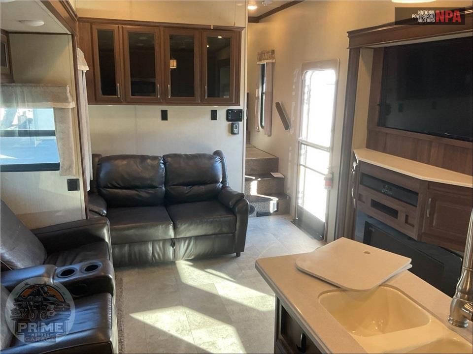 2019 Palomino By Forest River M-297RKC - COLUMBUS C-SERIES FIFTH WHEEL SERIES — фото 4
