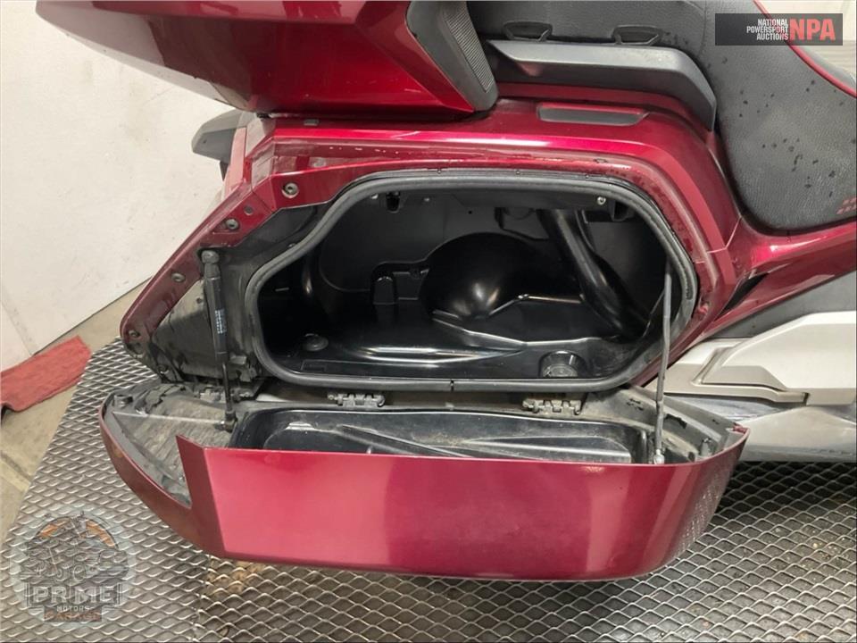 2018 Honda GL1800D GOLDWING TOUR DCT (RED) — фото 23