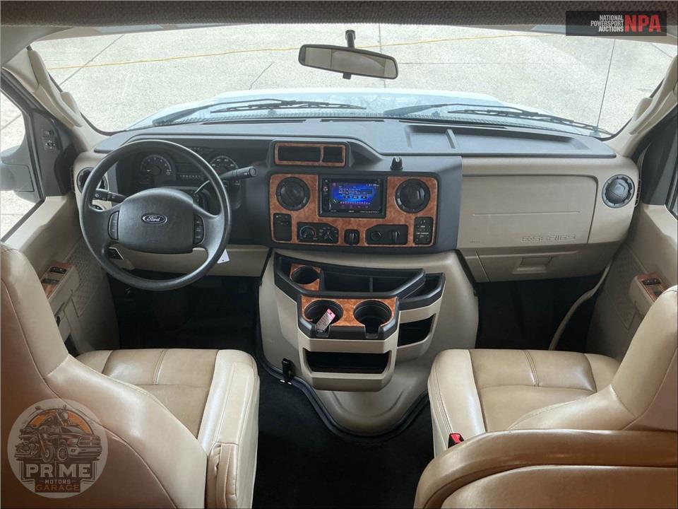 2017 Thor Motor Coach LF31 E450-V10 - QUANTUM SERIES — фото 12