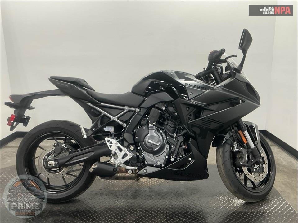 2025 Suzuki GSX800FRQM5 GSX-8R — фото 1