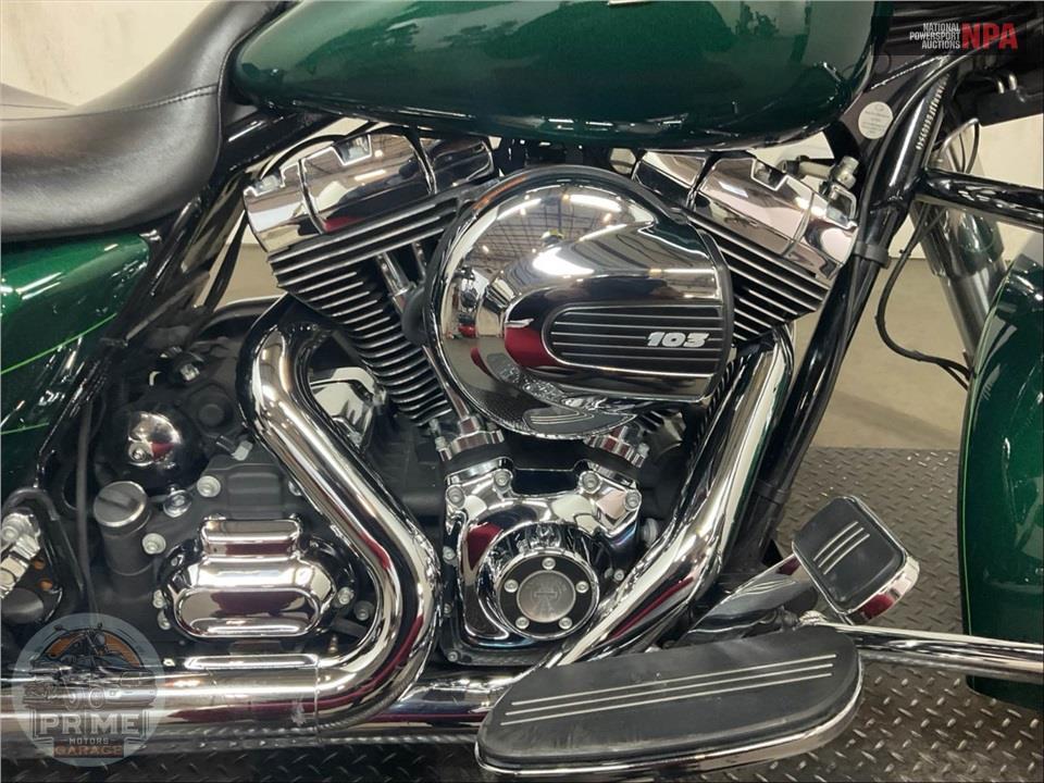 2015 Harley-Davidson FLHXS STREET GLIDE SPECIAL — фото 6