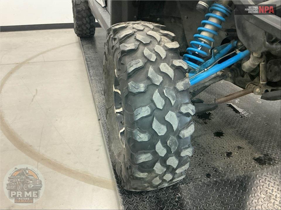 2017 Can-Am MAVERICK MAX 1000R X MR (HYPER SILVER, BLACK & OCTANE BLUE) — фото 22