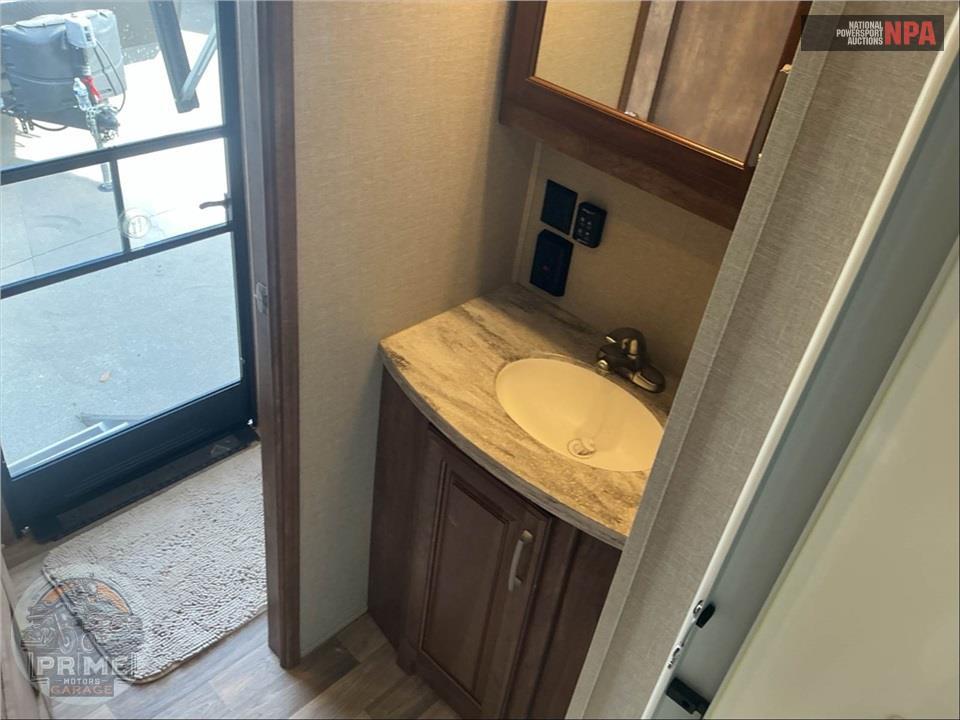 2017 Keystone Rv M-3820 FK MONTANA FIFTH WHEEL SERIES — фото 17