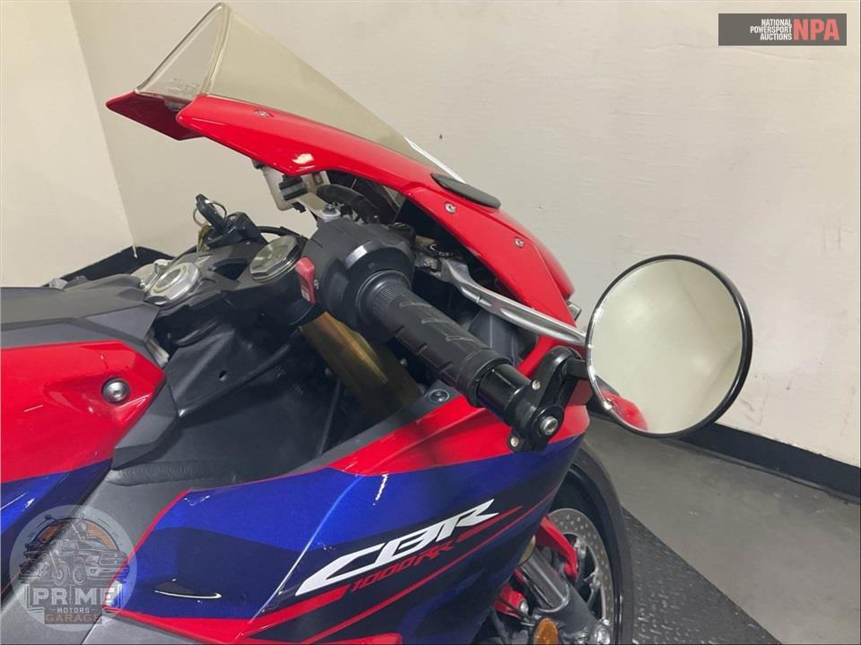2023 Honda CBR1000RR — фото 29