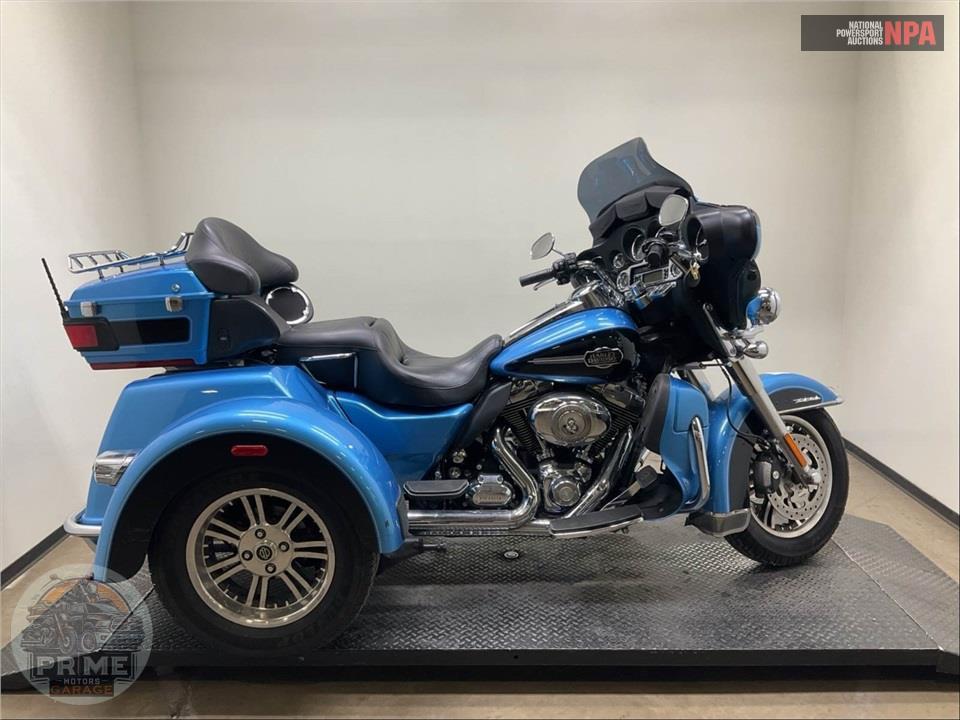 2011 HARLEY-DAVIDSON FLHTCUTG TRIGLIDE UL CLSC