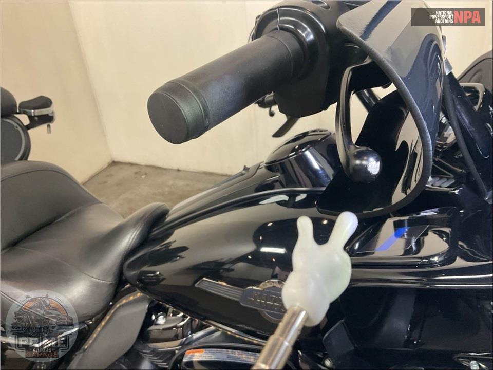 2023 Harley-Davidson FLTRK ROAD GLIDE LIMITED — фото 30