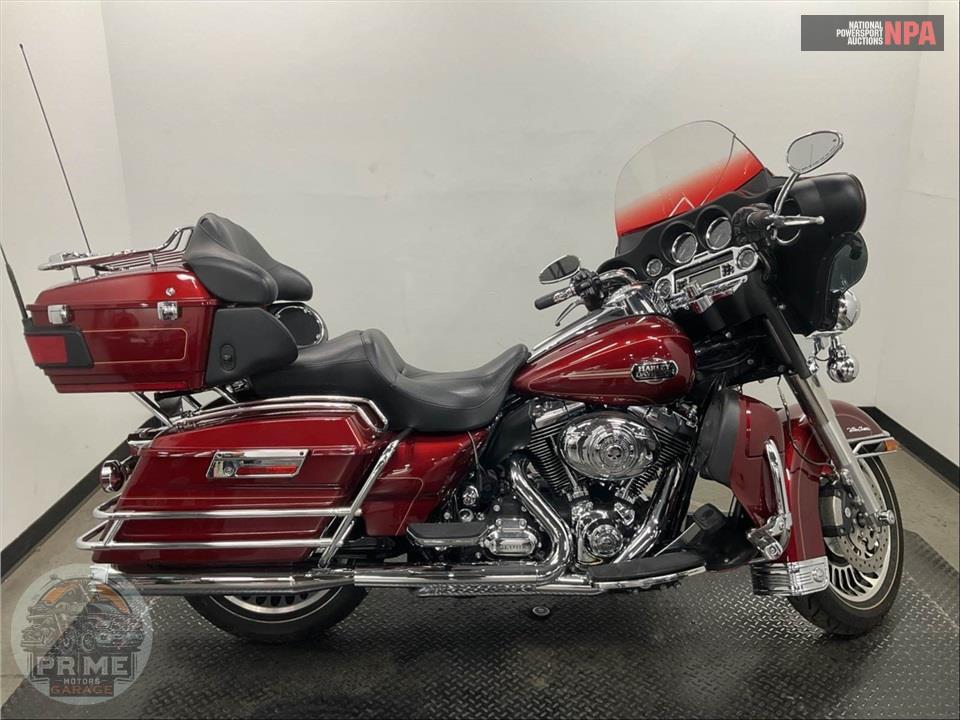 2010 Harley-Davidson FLHTCU ULTRA CLASSIC ELECTRA GLIDE — фото 1