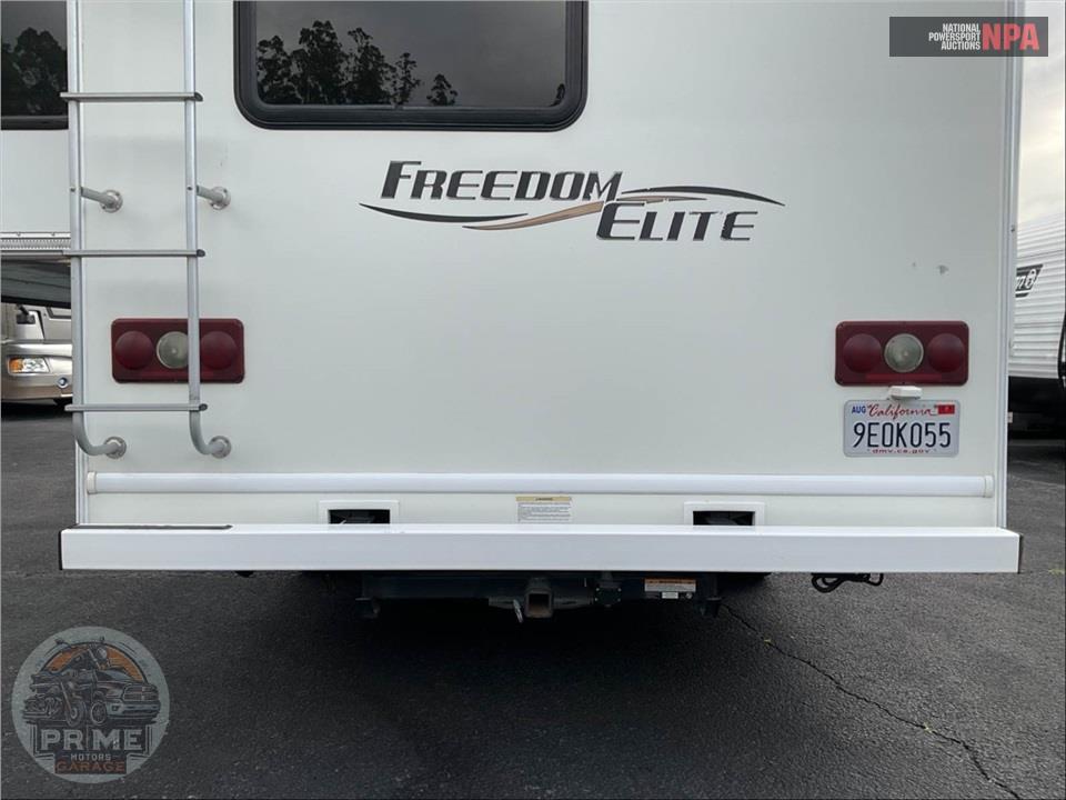 2016 Thor Motor Coach M-22FE E450-V10 - FREEDOM ELITE SERIES — фото 48