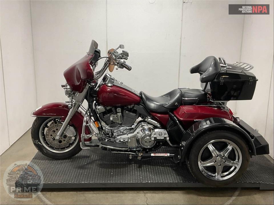 2006 Harley-Davidson FLHRCI ROAD KING CLASSIC — фото 3