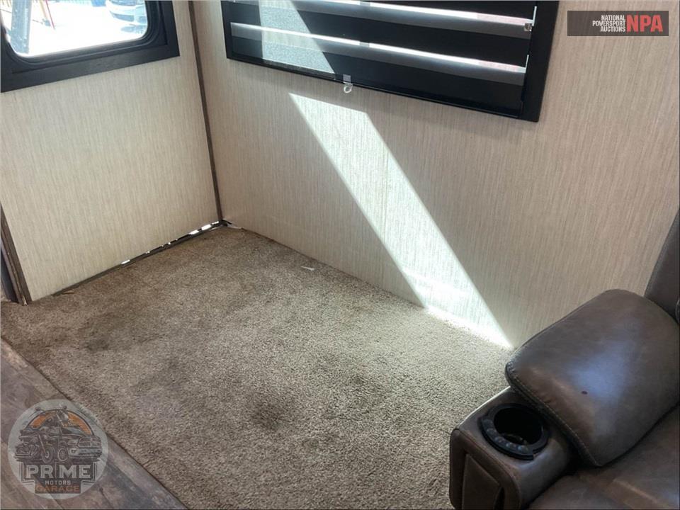 2020 Sabre By Forest River M-36BHQ - FIFTH WHEEL SERIES — фото 10