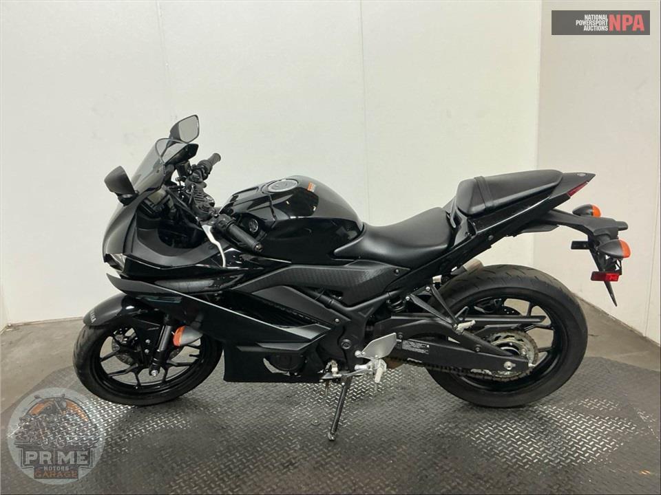 2023 Yamaha YZF-R3 — фото 3