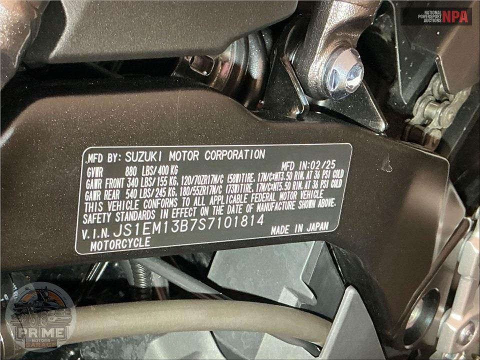 2025 Suzuki GSX800FRQM5 GSX-8R — фото 19