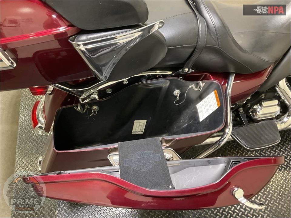 2015 Harley-Davidson FLHTK ELECTRA GLIDE ULTRA LIMITED — фото 28