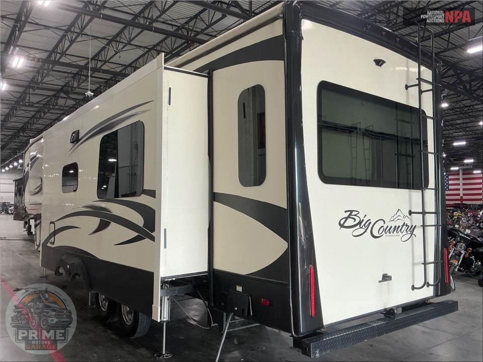 2018 Heartland Rvs M-3310QSCK - BIG COUNTRY FIFTH WHEEL SERIES — фото 3