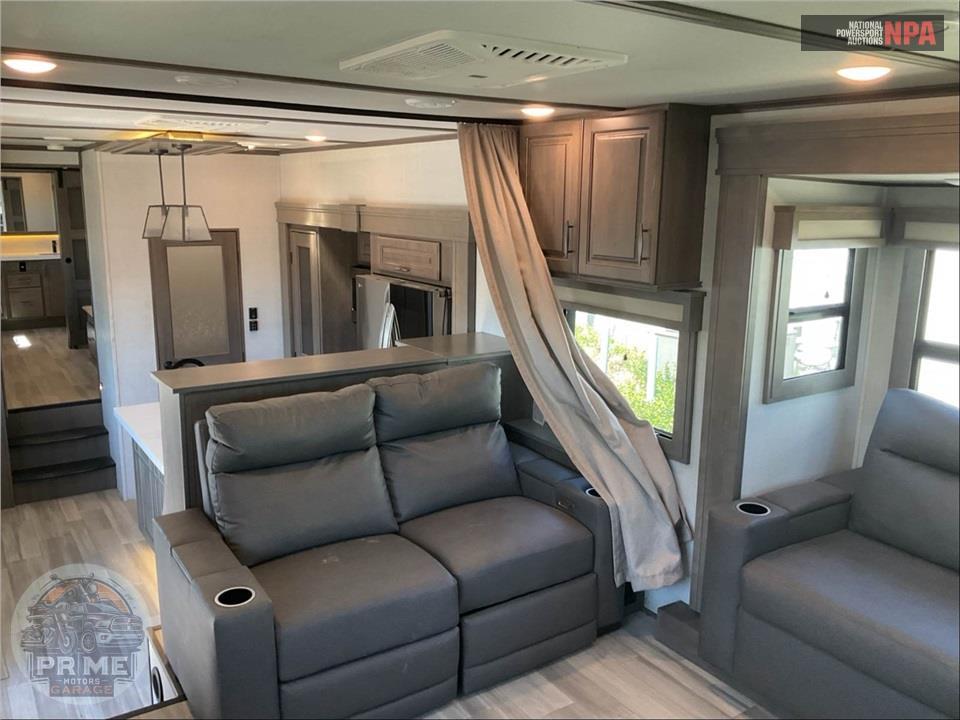 2024 Grand Design Recreational Vehicles M-380FL - SOLITUDE FIFTH WHEEL SERIES — фото 7