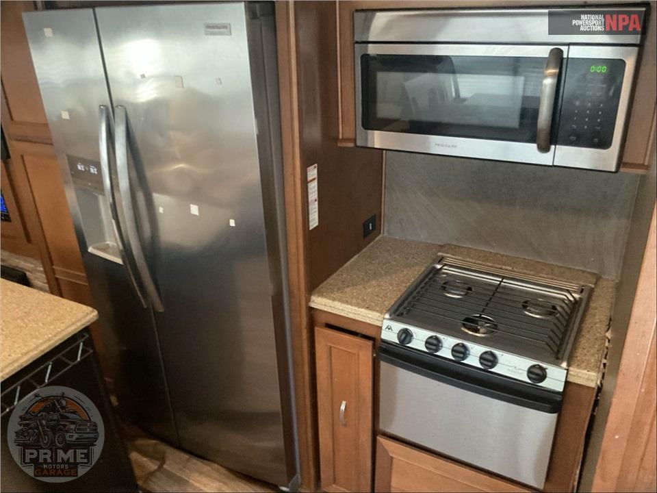 2017 Highland Ridge Rv M-348RLS - ROAMER FIFTH WHEEL SERIES — фото 18