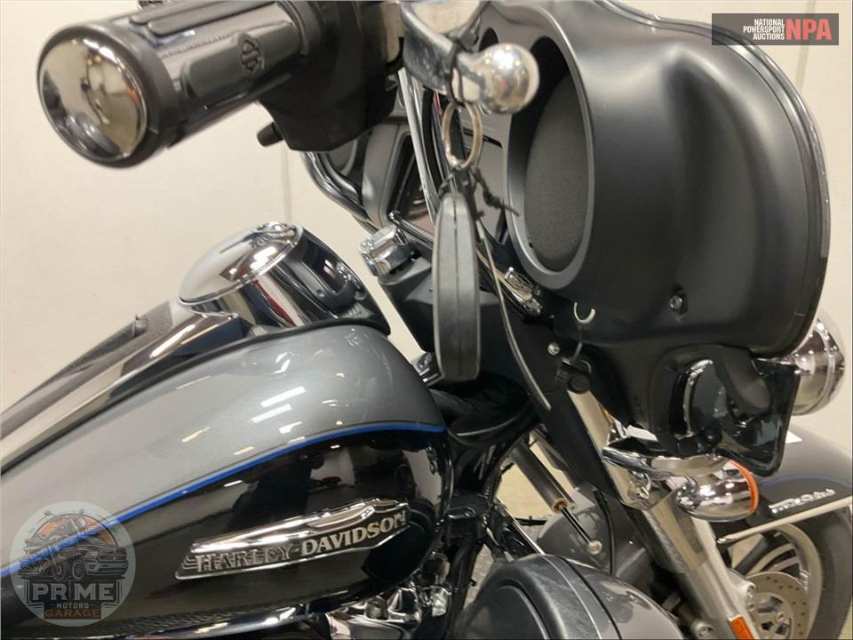 2021 Harley-Davidson FLHTCUTG TRI GLIDE ULTRA CLASSIC — фото 11