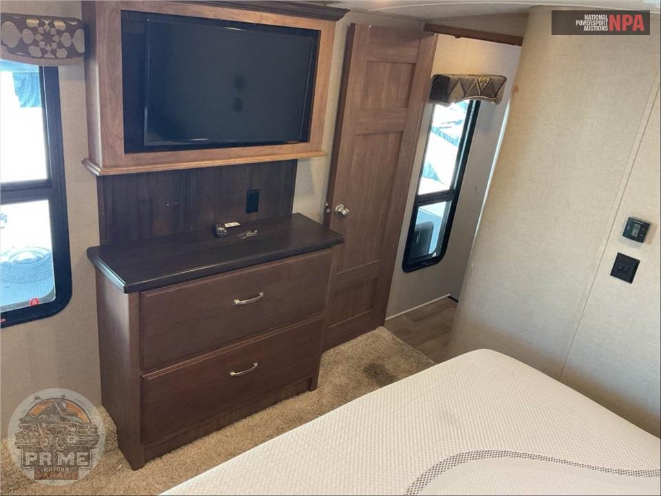 2018 Keystone Rv M-3160 RL - MONTANA LEGACY EDITION FIFTH WHEEL SERIES — фото 12
