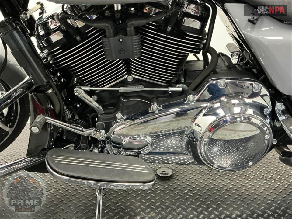2025 Harley-Davidson FLHX STREET GLIDE — фото 7