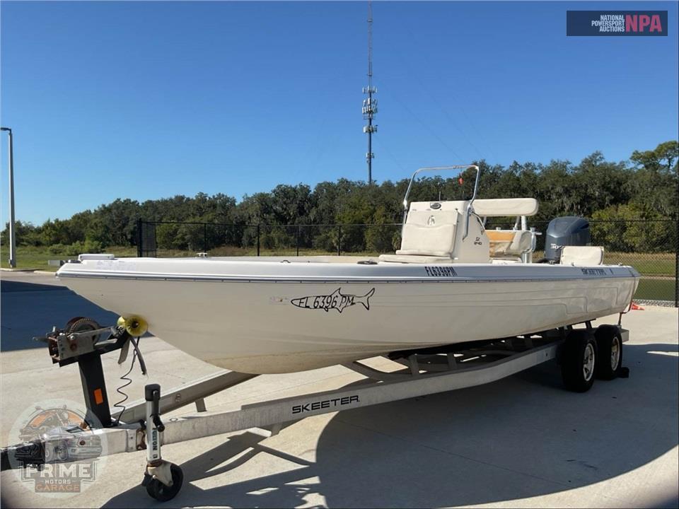 2013 Skeeter Boats SX 240(*)SALTWATER SERIES L=24/E-1-300HP YAMAHA OB — фото 2