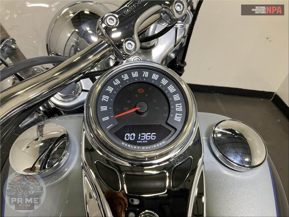 2019 Harley-Davidson FLDE DELUXE — фото 5