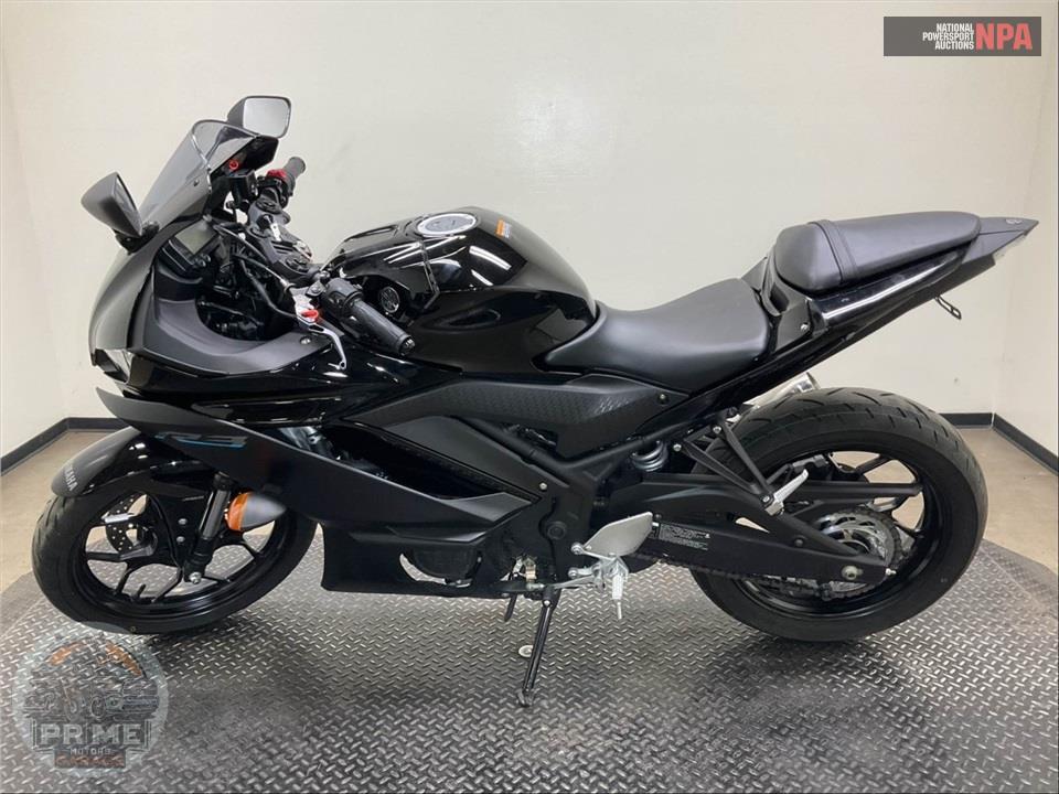 2023 Yamaha YZF-R3 — фото 3