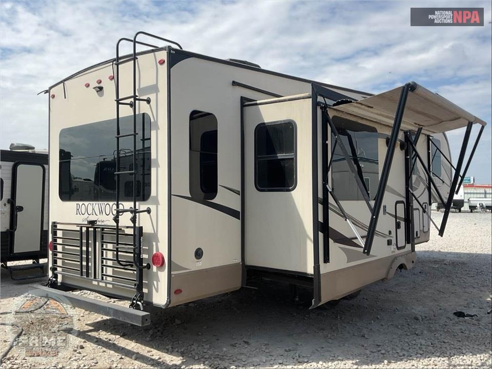 2019 Rockwood By Forest River M-8299BS - SIGNATURE FIFTH WHEEL SERIES — фото 4