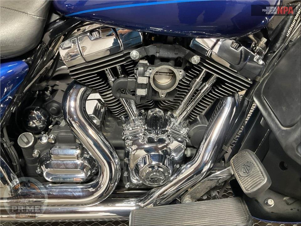 2015 Harley-Davidson FLHTK ELECTRA GLIDE ULTRA LIMITED — фото 6