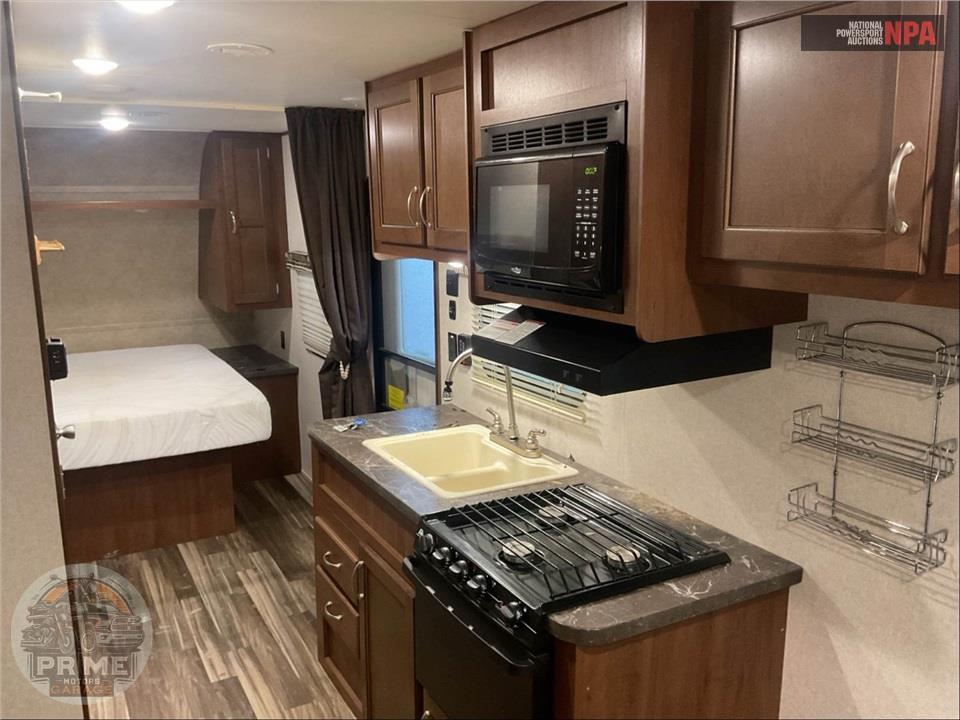 2017 Jayco M-212 QBW - JAY FLIGHT SLX SERIES — фото 8