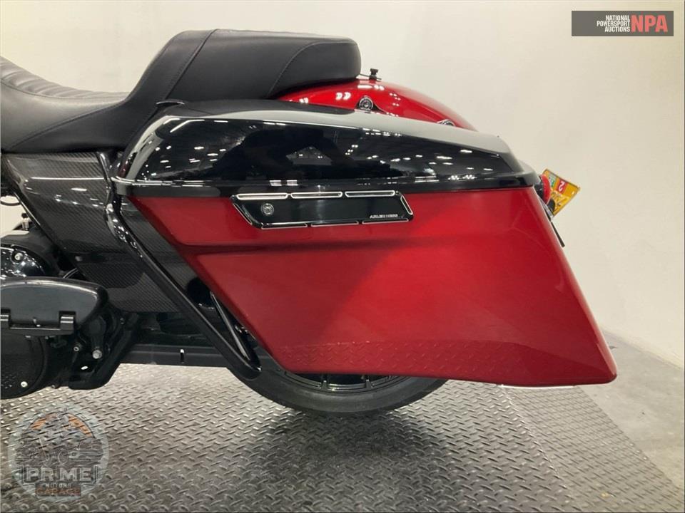 2018 Harley-Davidson FLTRXS ROAD GLIDE SPECIAL — фото 14