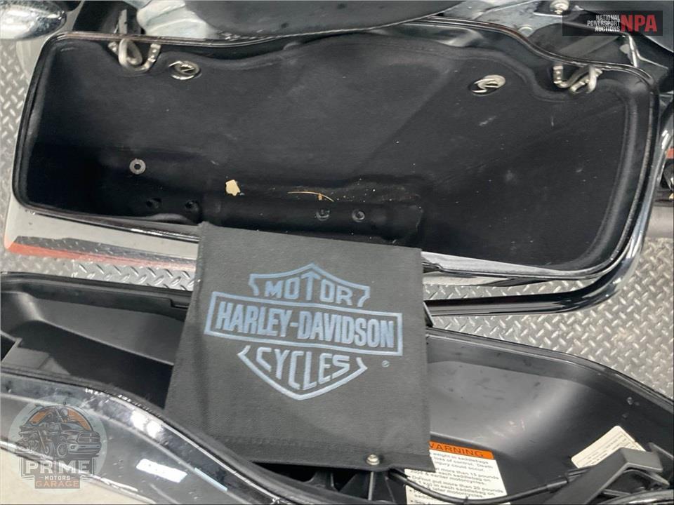 2015 Harley-Davidson FLTRUSE CVO ROAD GLIDE ULTRA — фото 31