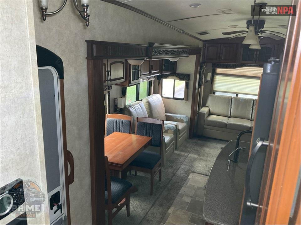 2013 Keystone Rv M-3582RL MONTANA HICKORY FIFTH WHEEL SERIES — фото 6