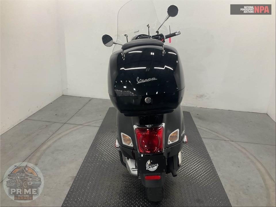 2021 Vespa GTS 300 HPE 75th — фото 4