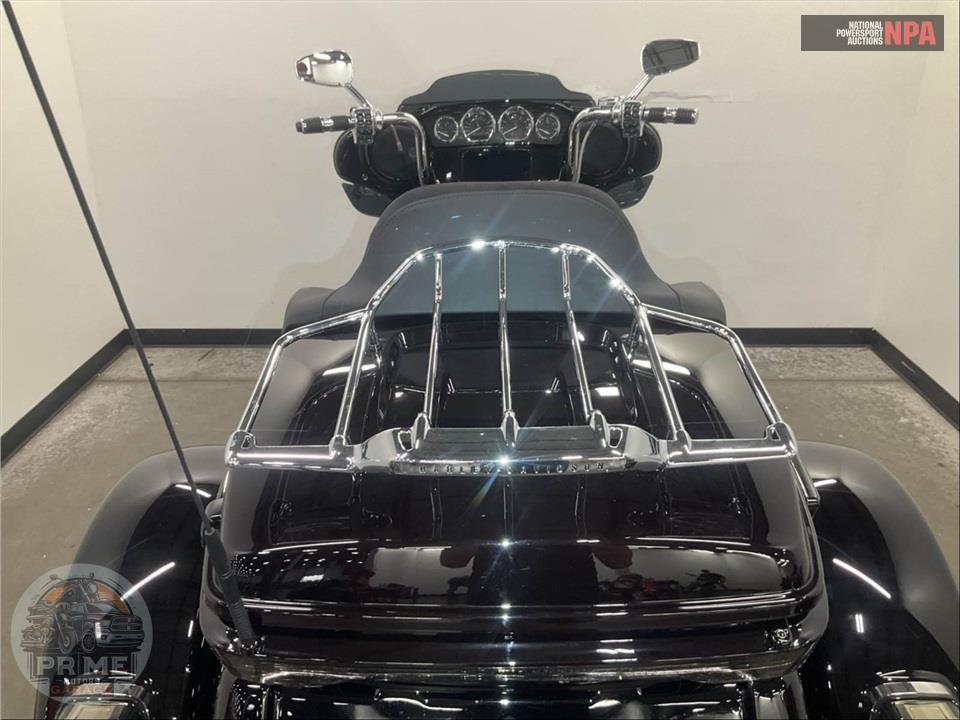2022 Harley-Davidson FLHTCUTGSE CVO TRI GLIDE — фото 15