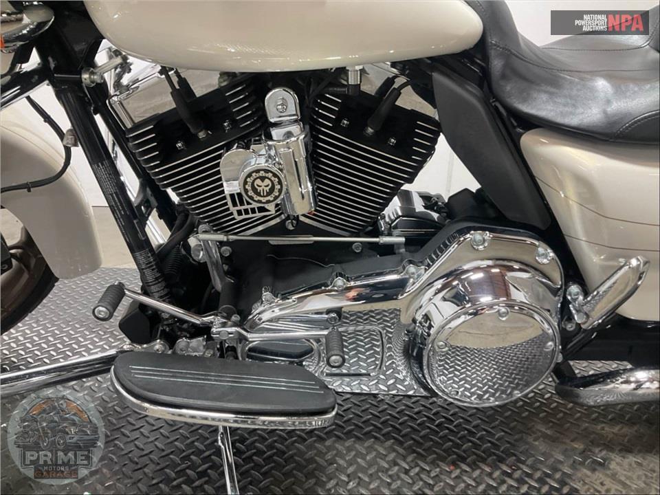 2014 Harley-Davidson FLHXS STREET GLIDE — фото 7