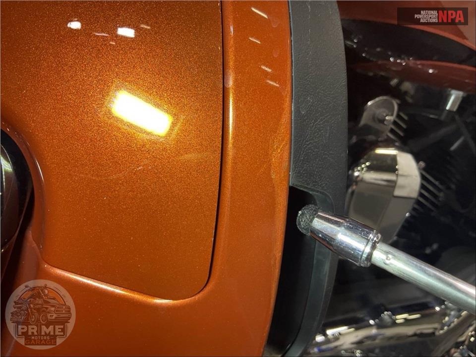 2015 Harley-Davidson FLTRUSE CVO ROAD GLIDE ULTRA — фото 16