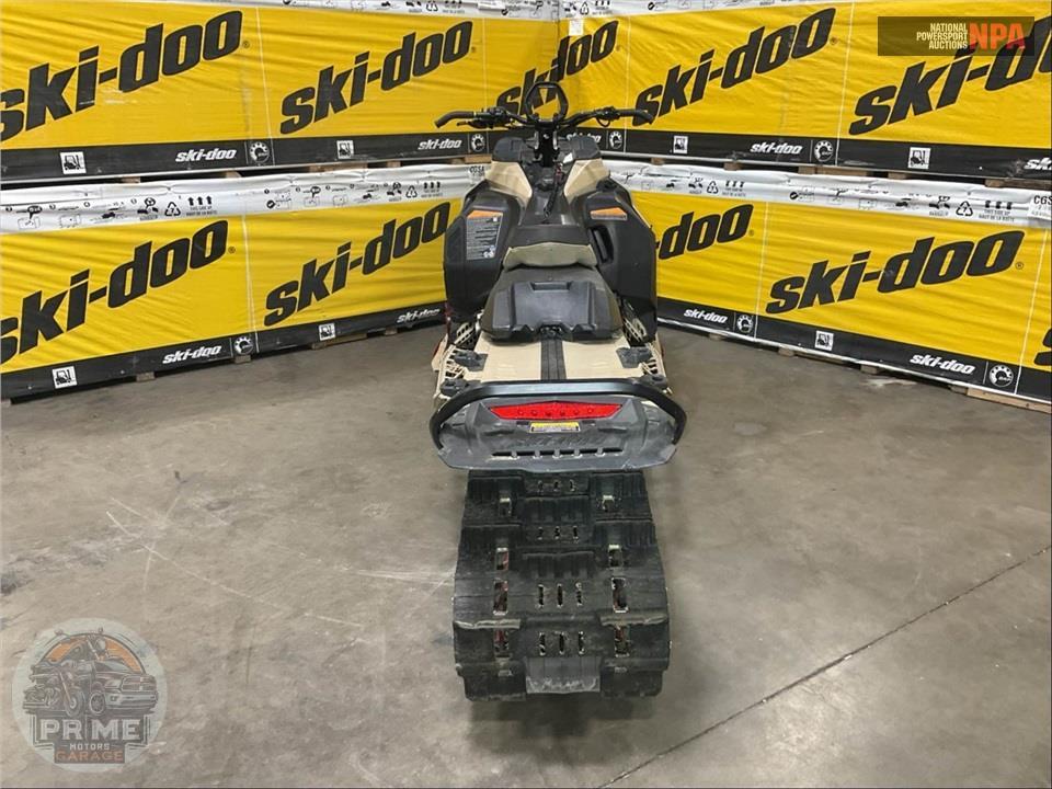 2024 Ski-Doo Summit X 154 850 E-TEC PowderMax Light FlexEdge 2.5" SHOT — фото 4