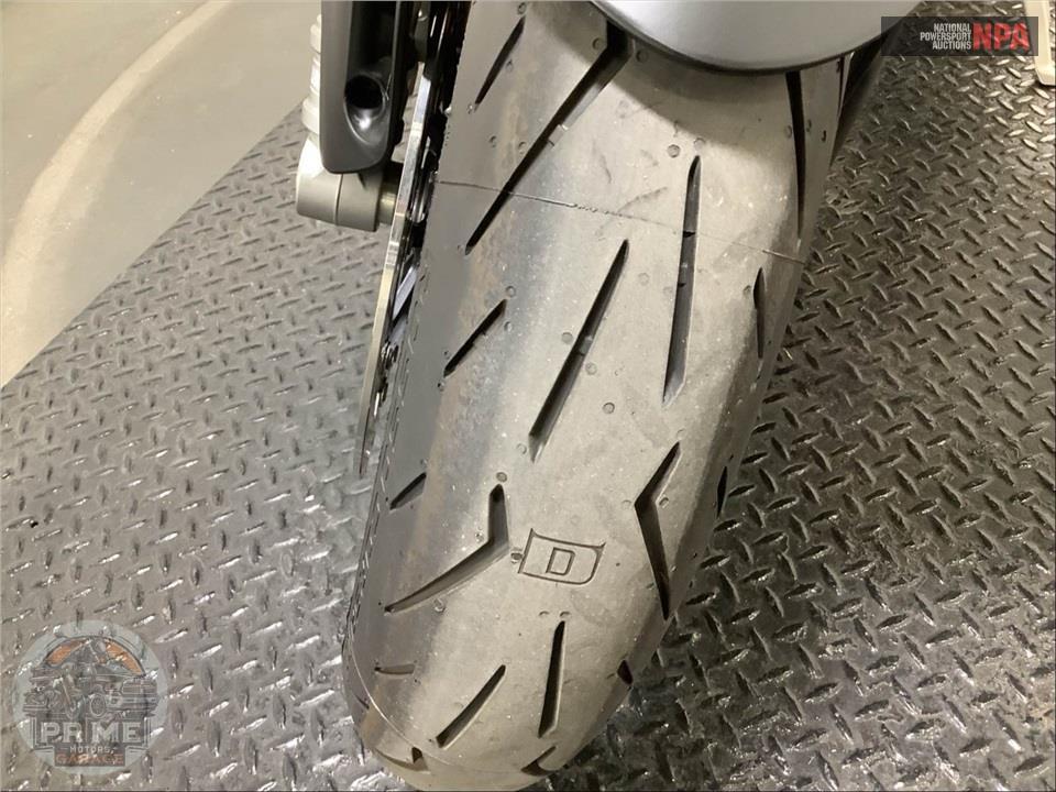 2023 Ducati PANIGALE V2 BAYLISS 1ST CHAMPIONSHIP 20TH ANNIVERSARY — фото 10