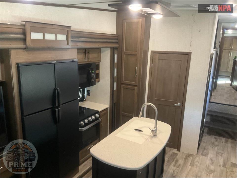 2019 Keystone Rv M-368 MBI - COUGAR FIFTH WHEEL SERIES — фото 9
