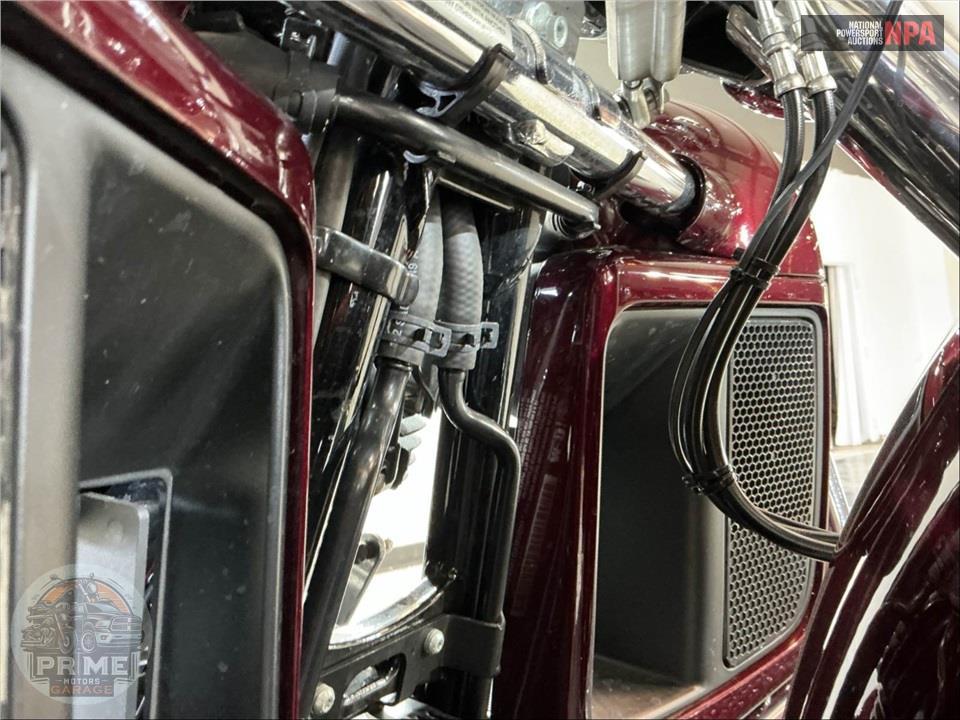 2017 Harley-Davidson FLHTCUTG TRIGLIDE ULTRA CLASSIC — фото 11
