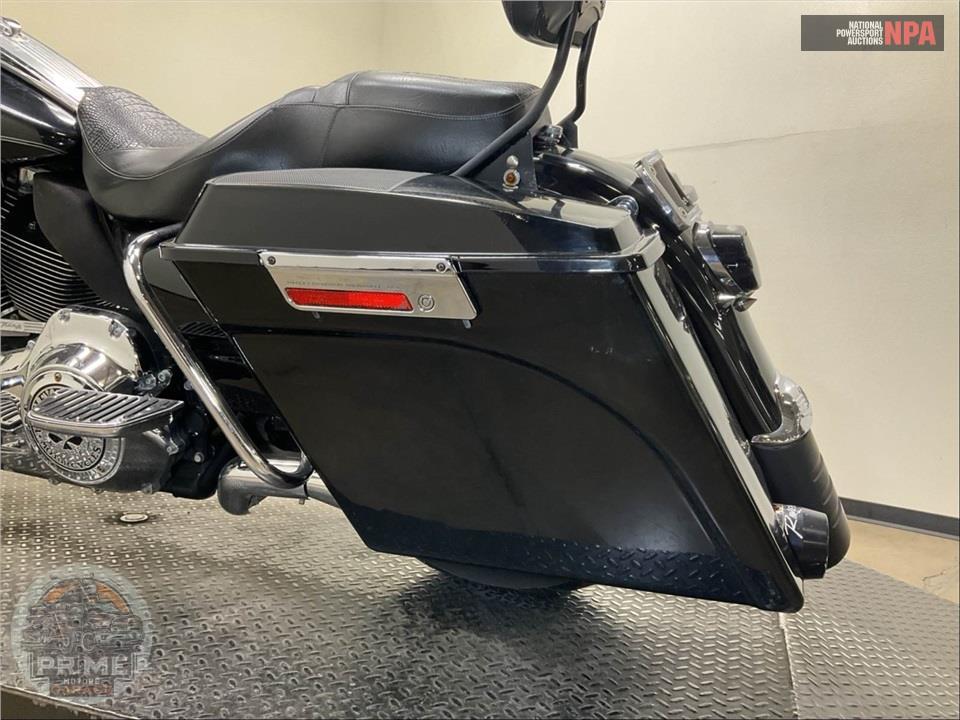 2012 Harley-Davidson FLHRC ROAD KING CLSC — фото 25