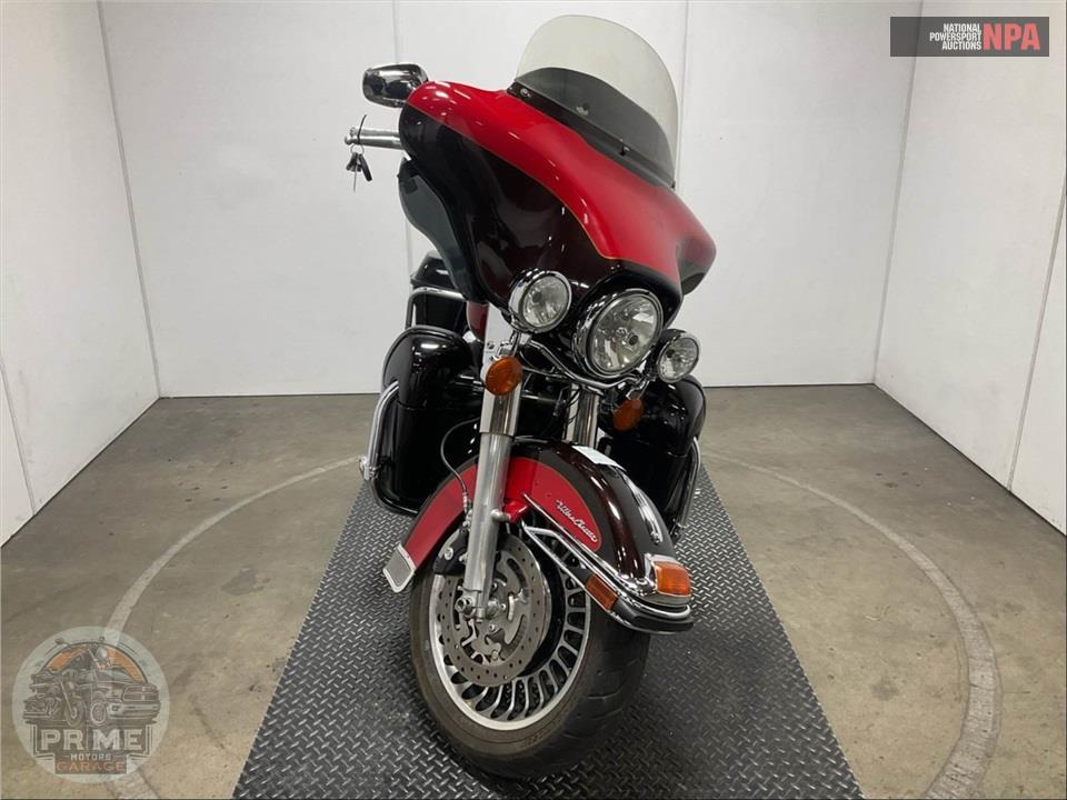 2010 Harley-Davidson FLHTCU ULTRA CLASSIC ELECTRA GLIDE — фото 2