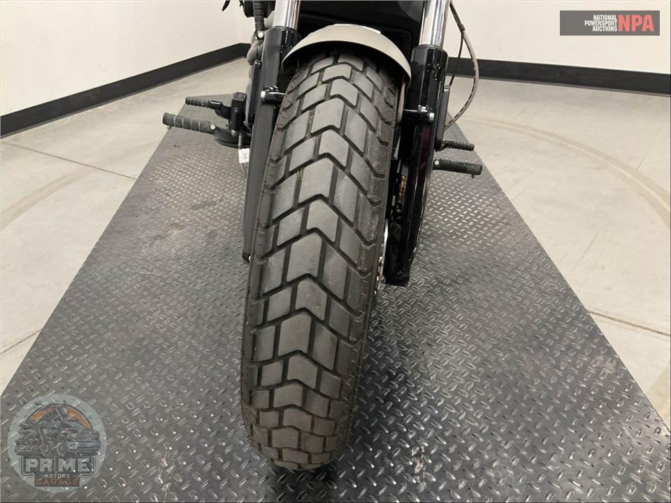 2024 Indian Motorcycle SCOUT BOBBER (ABS, BLACK METALLIC) — фото 19