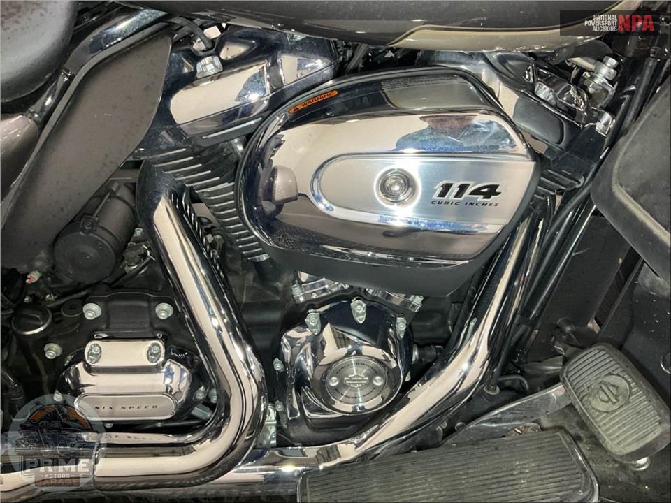 2023 Harley-Davidson FLHTCUTG TRI GLIDE ULTRA CLASSIC — фото 6