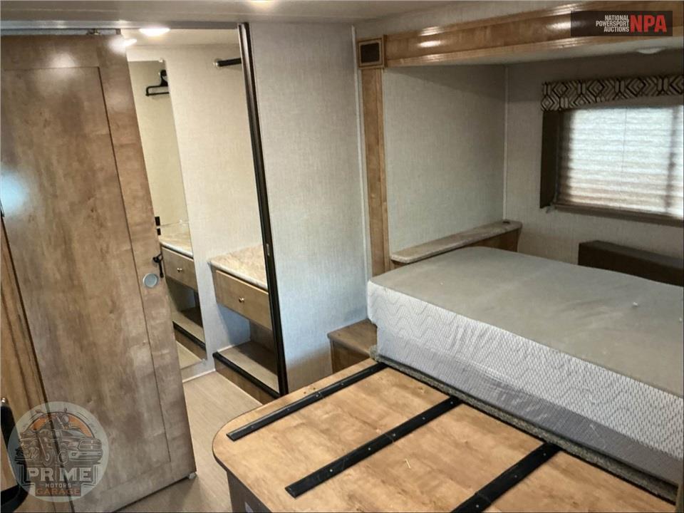 2019 Coachmen By Forest River M-240 FS FORD E450 - LEPRECHAUN SERIES — фото 22