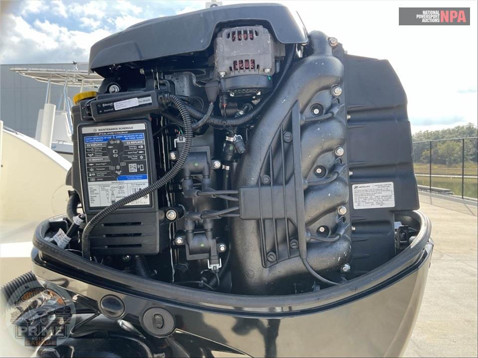 2019 Cobia Boats 220 CENTER CONSOLE L=22/E=1-150HP MERCURY OB — фото 8