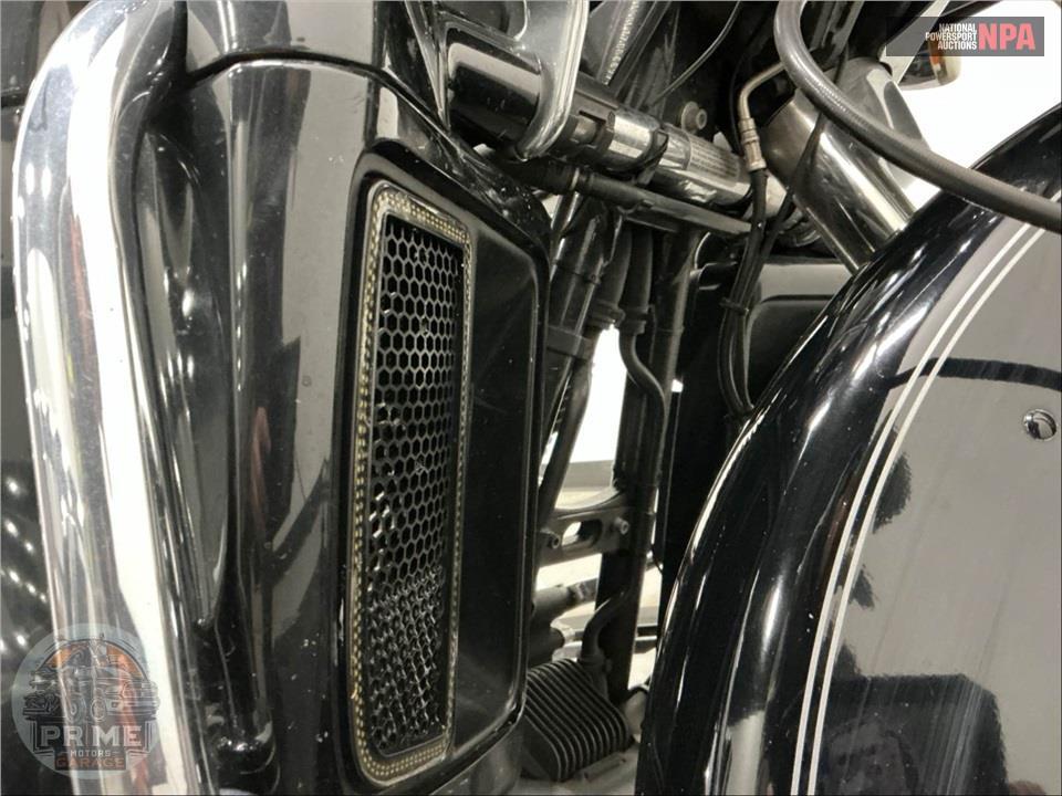 2016 Harley-Davidson FLTRU ROAD GLIDE ULTRA — фото 11