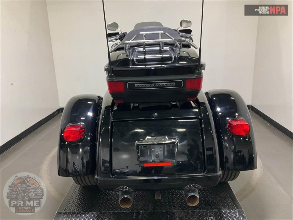 2011 Harley-Davidson FLHTCUTG TRIGLIDE UL CLSC — фото 4