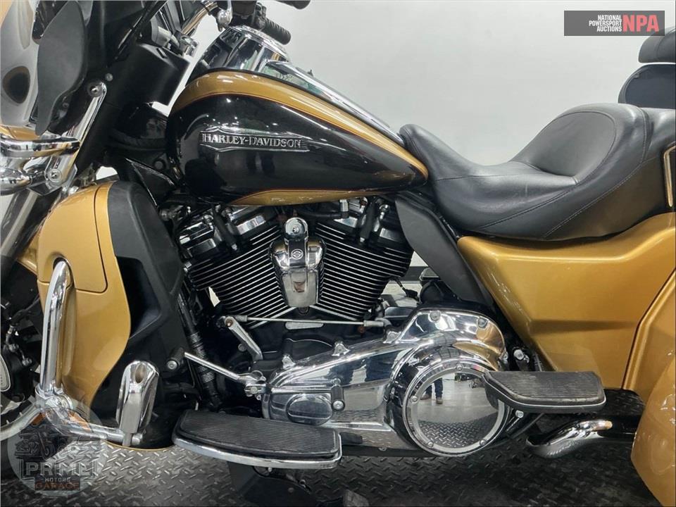 2017 Harley-Davidson FLHTCUTG TRIGLIDE ULTRA CLASSIC — фото 7
