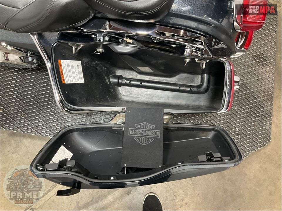 2015 Harley-Davidson FLHTCUL ULTRA CLASSIC LOW — фото 24